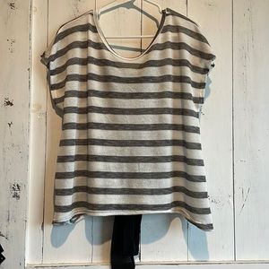 Francesca’s Closet Alya Bow Back Shirt